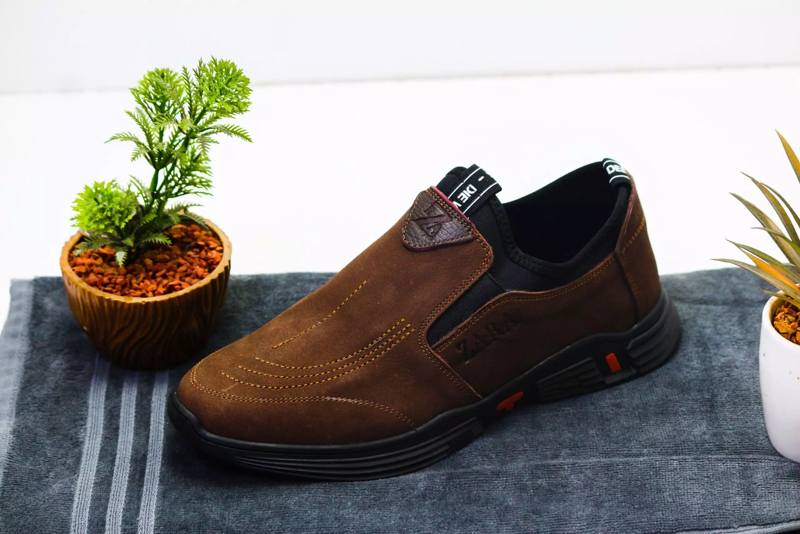 حذاء ZARA الجلدي 100%