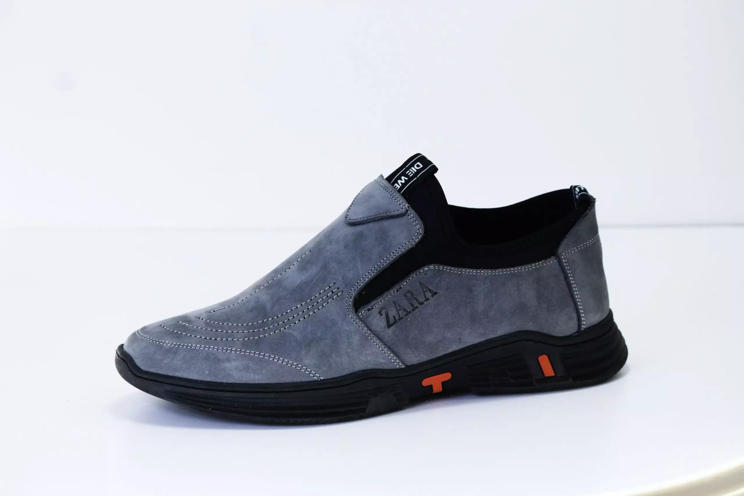 ⁦حذاء Zara جلد طبيعي لون رائع⁩ - الصورة ⁦2⁩