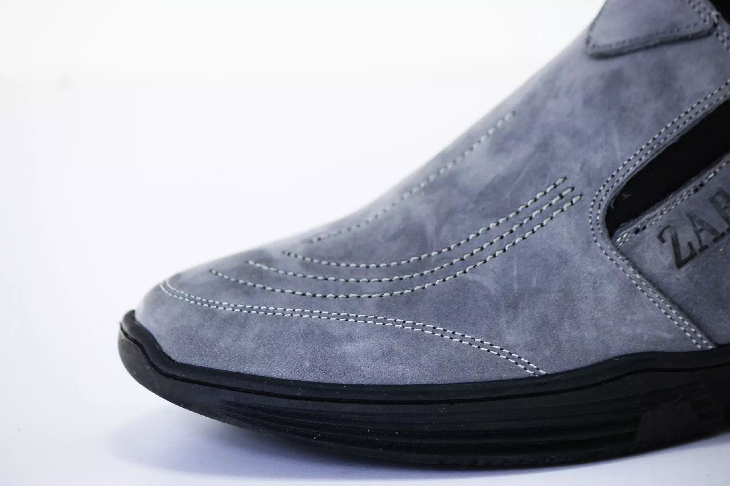 ⁦حذاء Zara جلد طبيعي لون رائع⁩ - الصورة ⁦4⁩