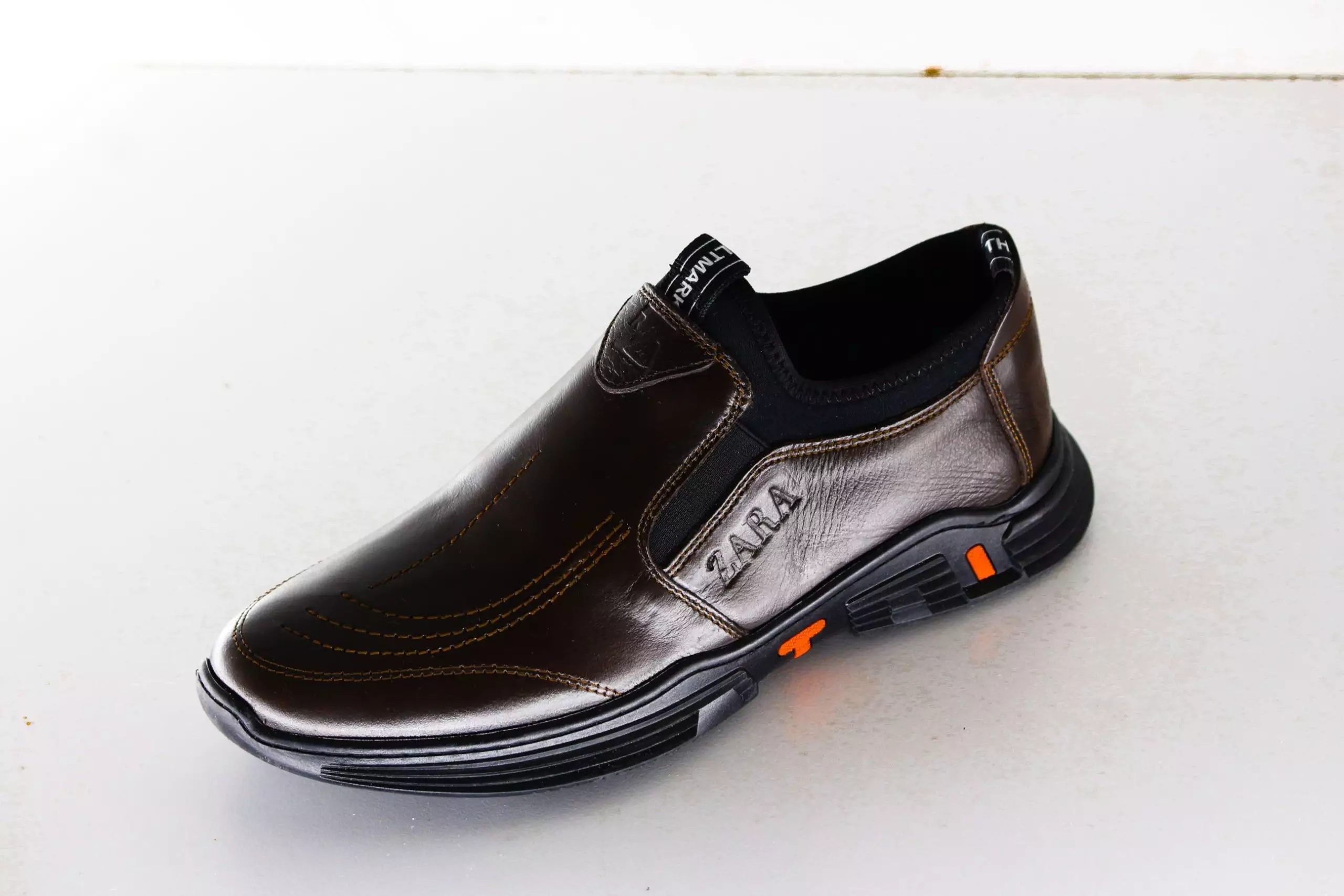 ⁦حذاء جلد طبيعي 100%⁩ - الصورة ⁦3⁩