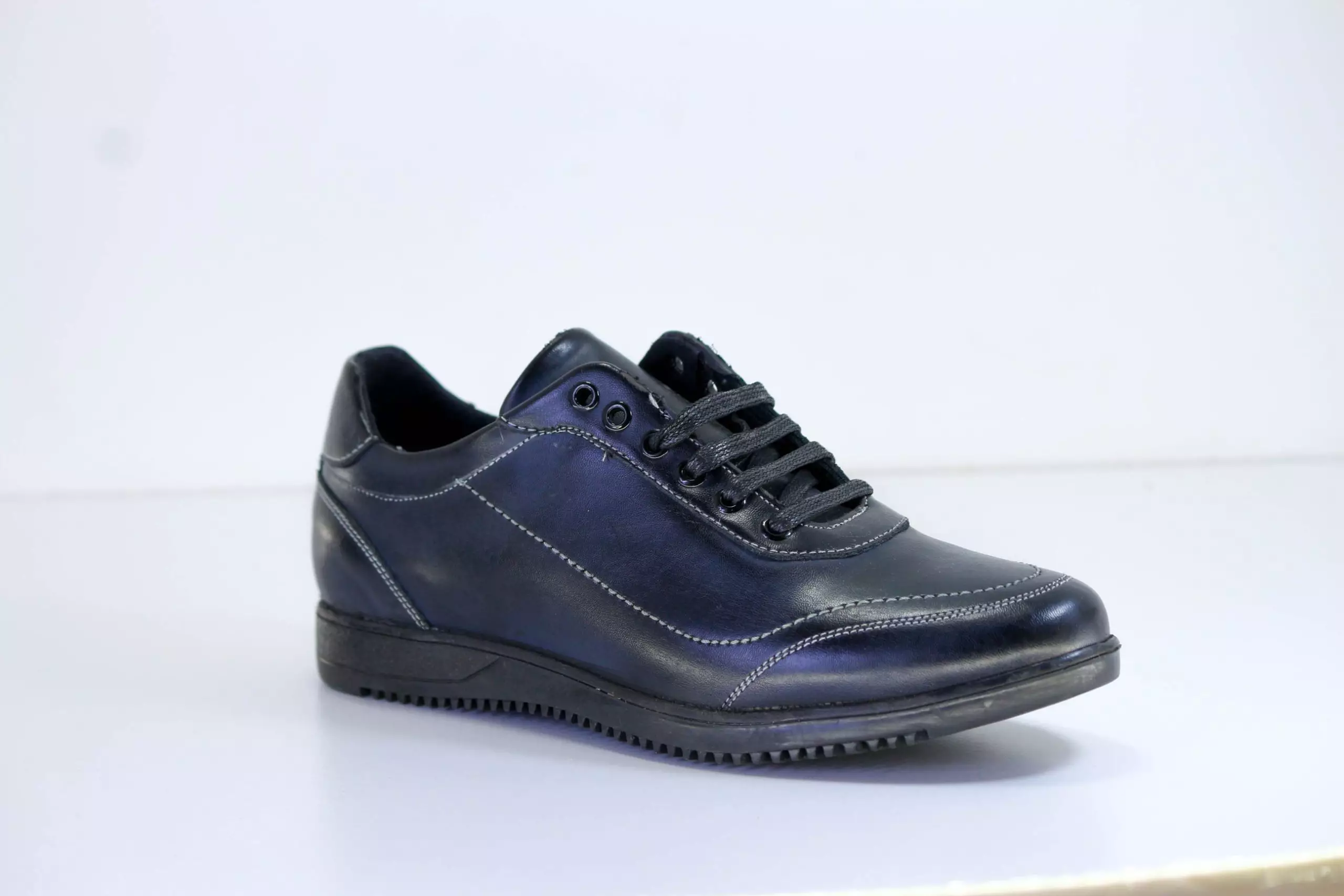 حذاء صيفي جلدي رائع ?