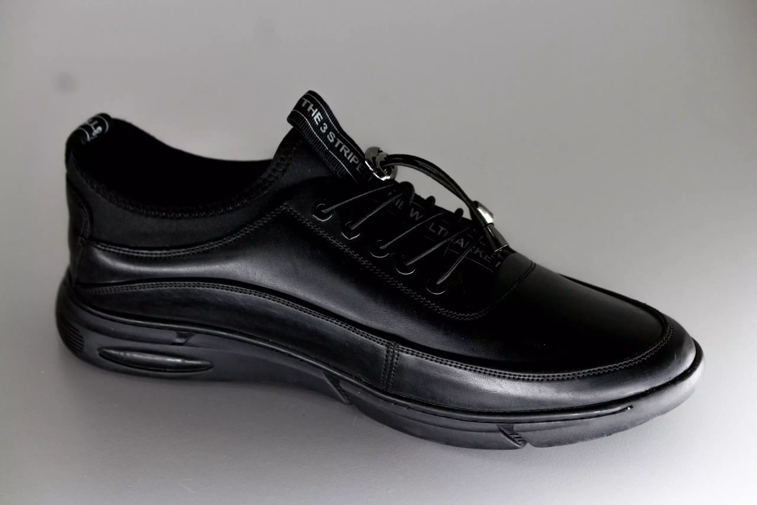 ⁦حذاء جلدي خفيف و صيفي⁩ - الصورة ⁦5⁩