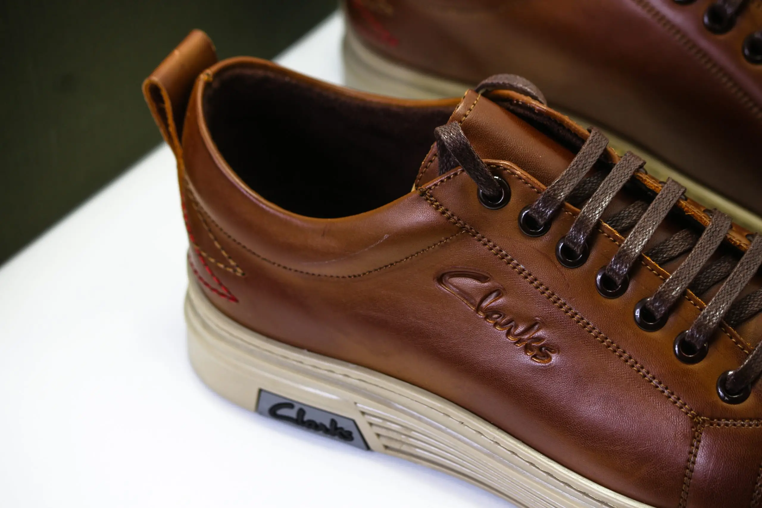 ⁦حذاء كلاسيكي مميز من Clarks⁩ - الصورة ⁦6⁩