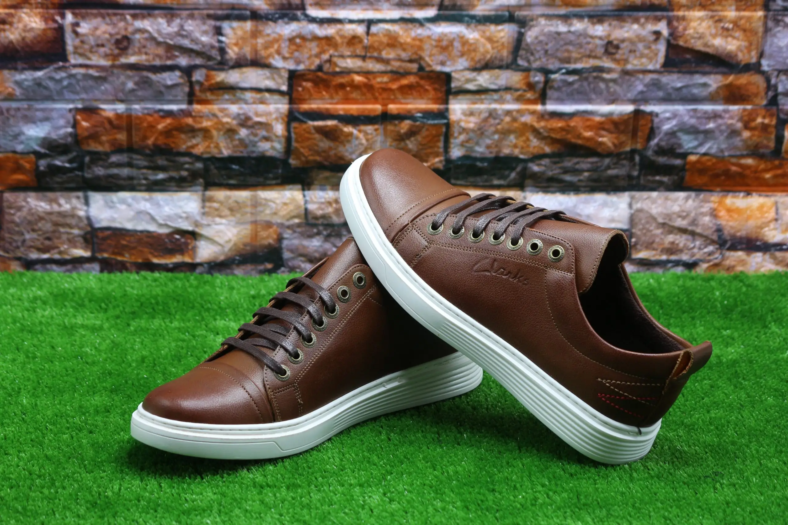 ⁦حذاء كلاسيكي فخم من Clarks⁩ - الصورة ⁦4⁩